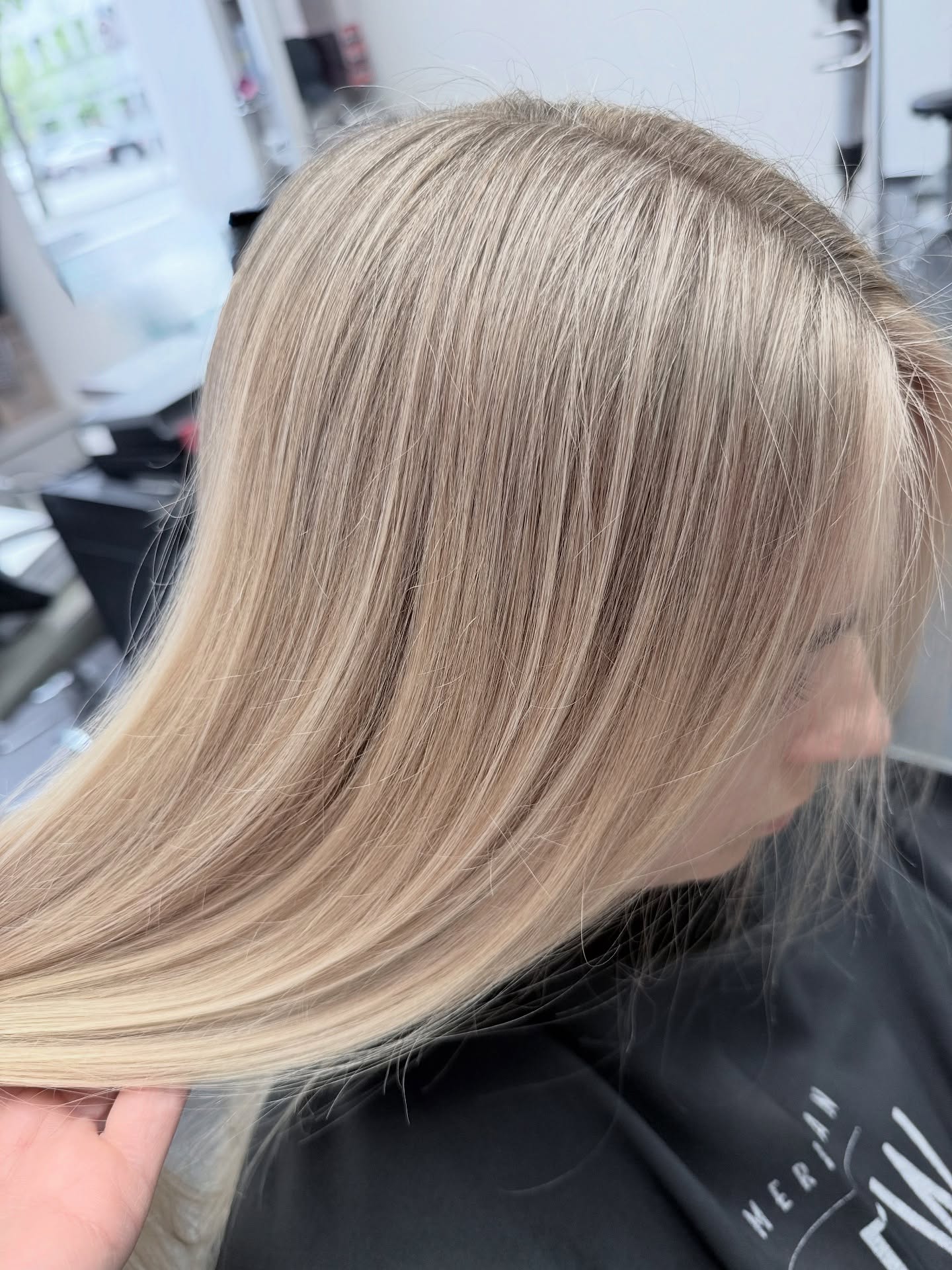 Perlinė blondinė — plaukų darbas Klaipėdoje, Seaside Hair Master