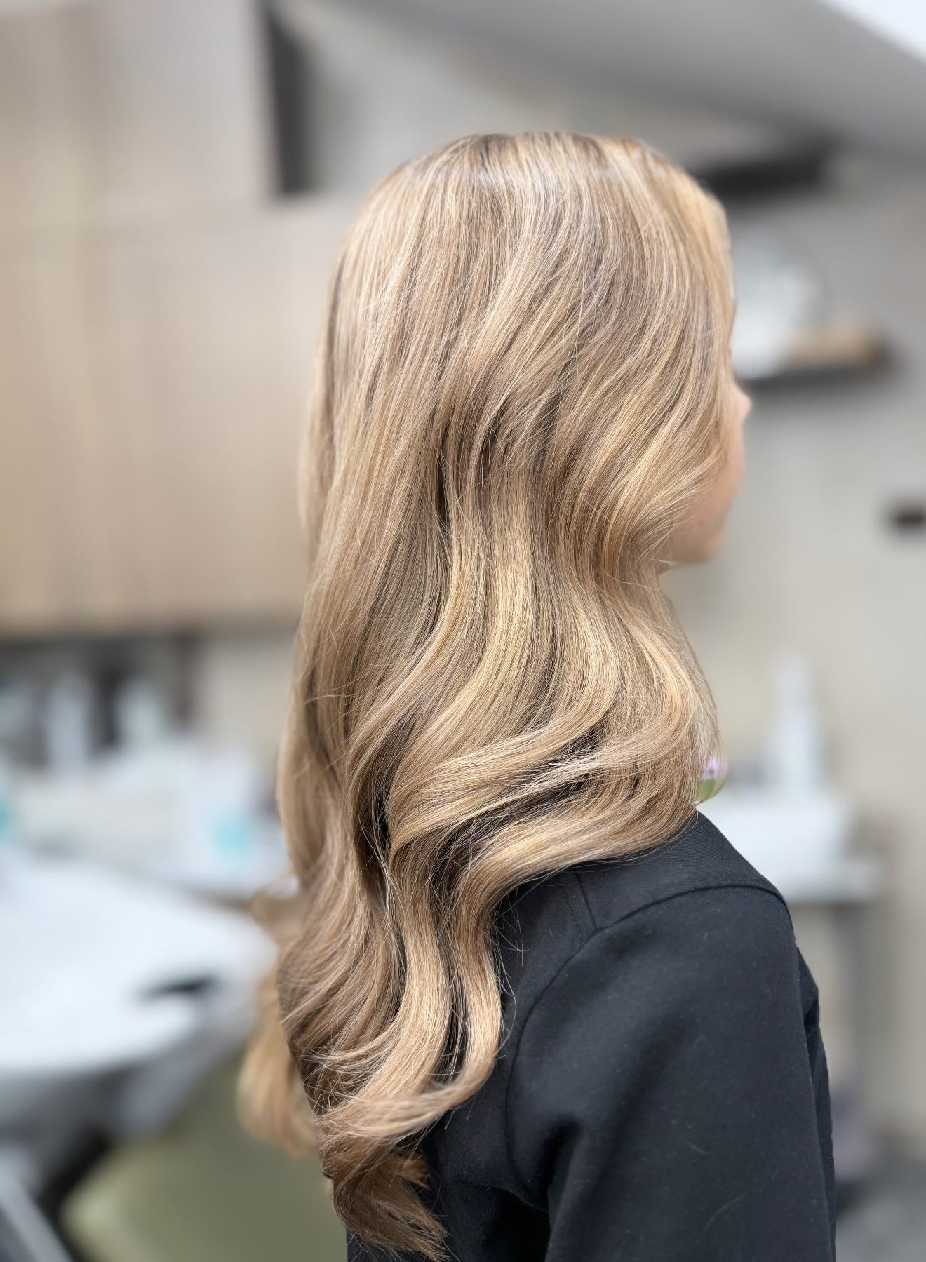Perlinis blondas — plaukų darbas Klaipėdoje, Seaside Hair Master