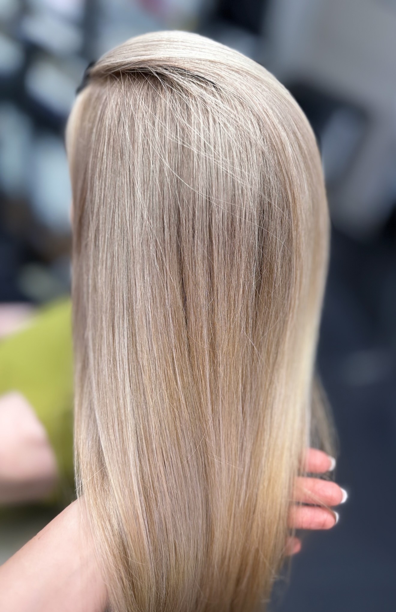 Šampaninis blondas — plaukų darbas Klaipėdoje, Seaside Hair Master