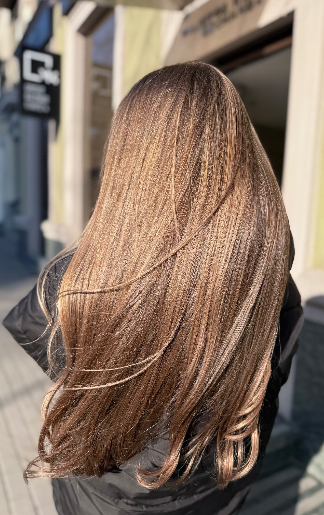 Kontrastingi sruogeliai — plaukų darbas Klaipėdoje, Seaside Hair Master