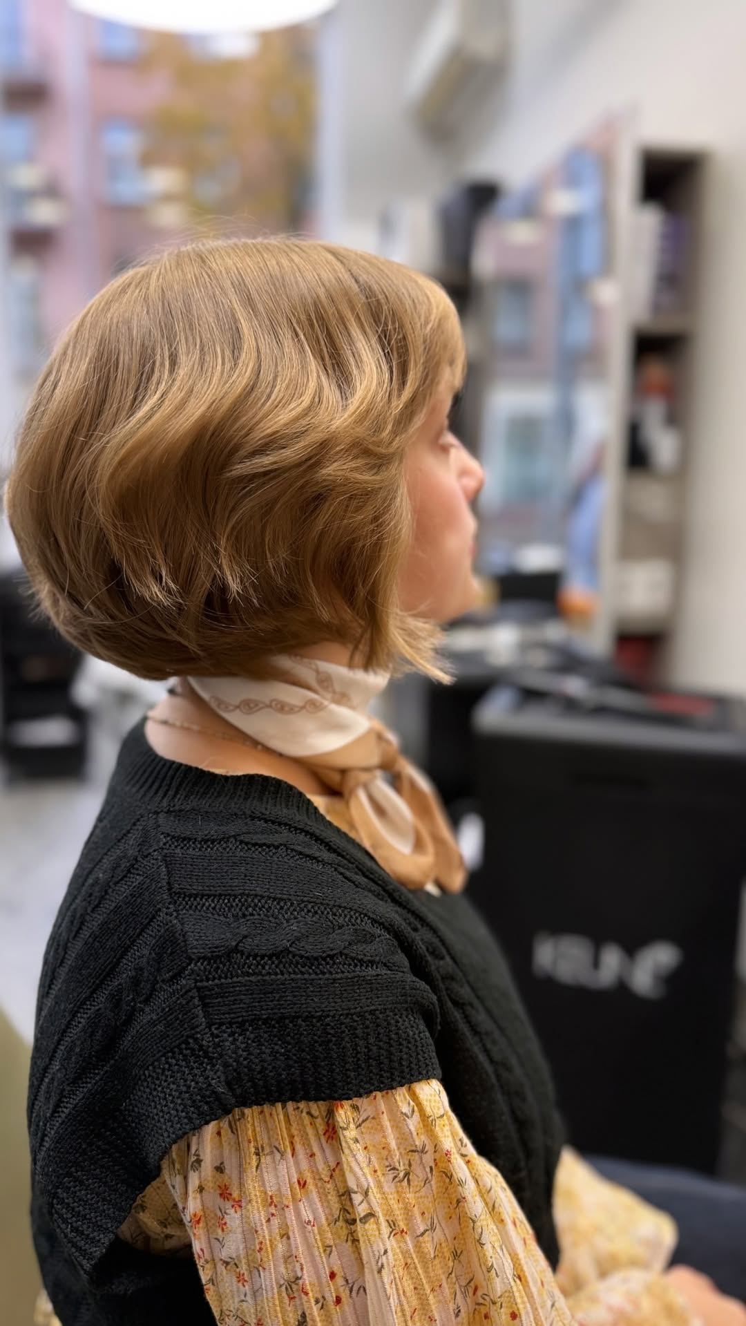 Trumpas bob kirpimas — plaukų darbas Klaipėdoje, Seaside Hair Master