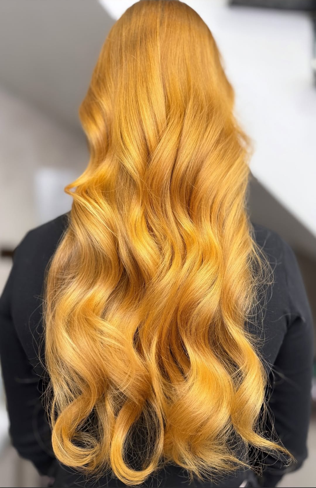 Ilgi banguoti plaukai — plaukų darbas Klaipėdoje, Seaside Hair Master